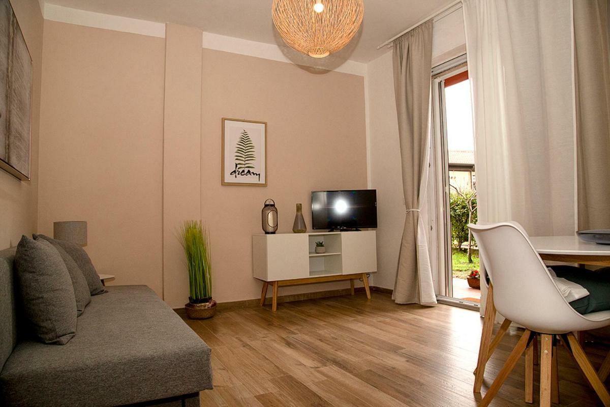 Casalou' Apartment Sarzana Bagian luar foto